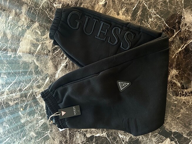 Guess jogger
