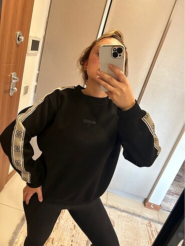 Guess sweat