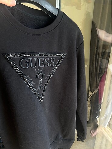 Guess sweat
