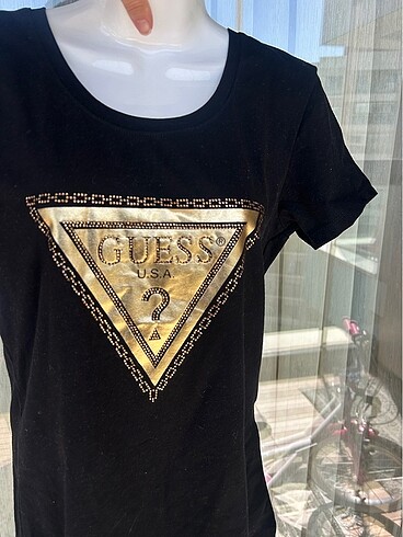 l Beden Guess tişört