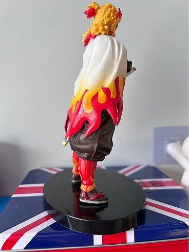 Beden kırmızı Renk rengoku figur