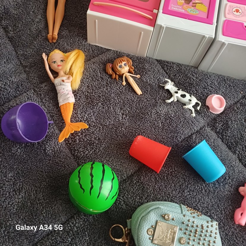 Renkli Oyuncak Seti ve Aksesuarlar - Görsel 2