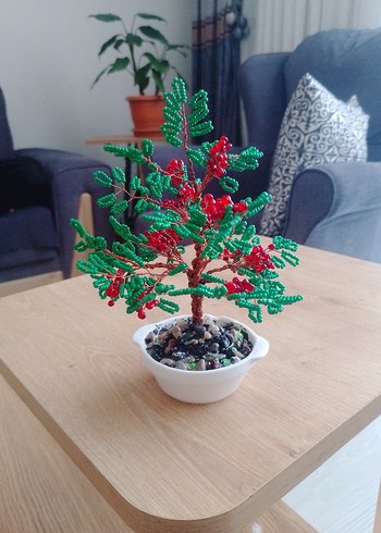 Kırmızı Boncuklu Dekoratif Mini Ağaç