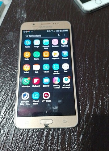 Samsung J7 telefon 