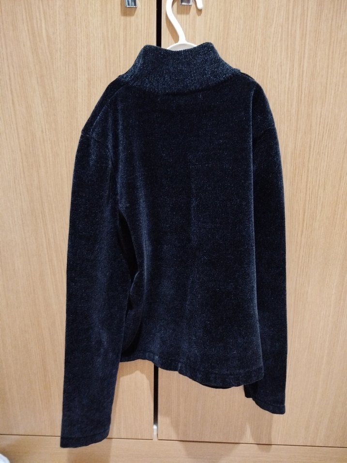 Kadın Siyah Boğazlı Kadife Kazak - Görsel 2