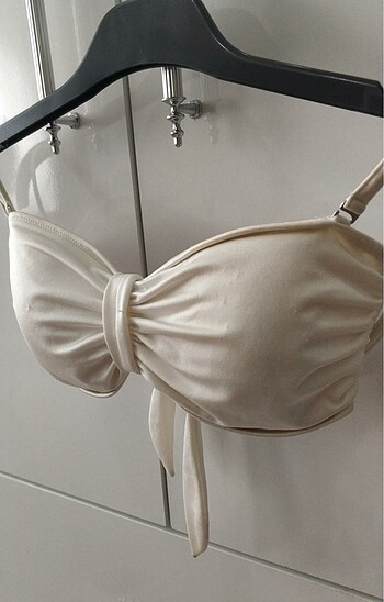 Bikini üstü