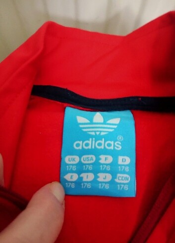 12-13 Yaş Beden Adidas eşofman üstü 