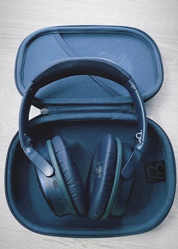 Bose Kulaklık ve Taşıma Çantası - Görsel 3