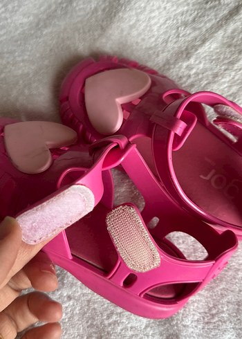 Kız Çocuk Pembe Kalpli Bantlı Sandalet - Görsel 4