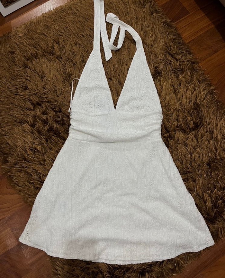 Dantel Detaylı Beyaz V Yaka Midi Elbise - Görsel 2