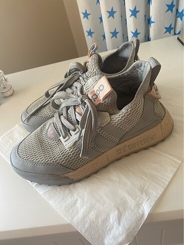 Adidas Spor Ayakkabı