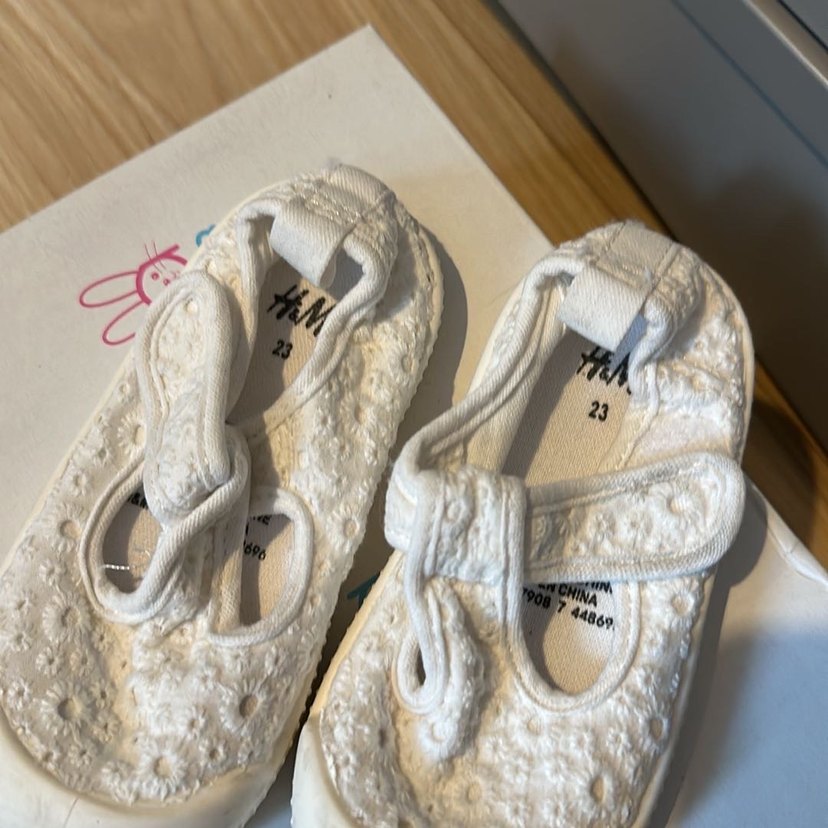 Kız Bebek Beyaz Nakışlı İlk Adım Ayakkabısı - Görsel 2