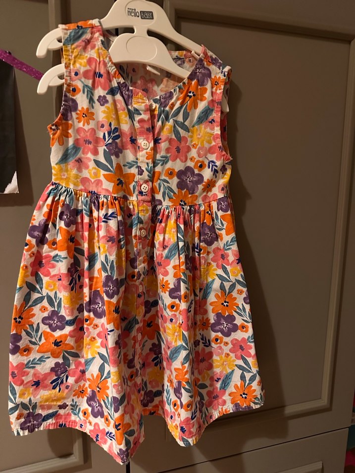 Çiçek Desenli Kolsuz Kız Elbisesi - Görsel 3