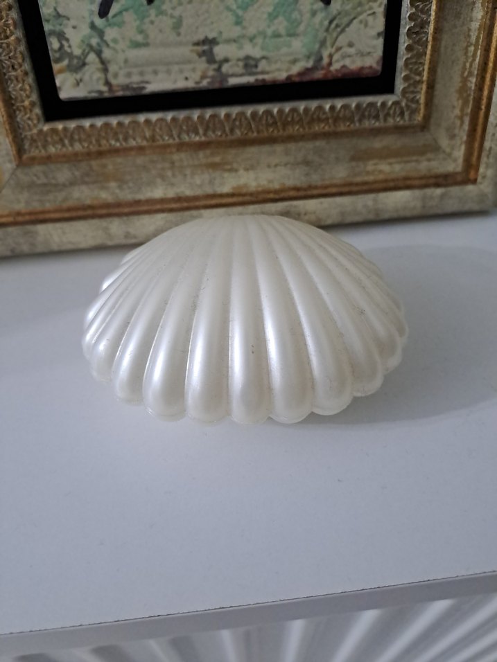 İnci Detaylı Deniz Kabuğu Şeklinde Beyaz Mum - Görsel 2