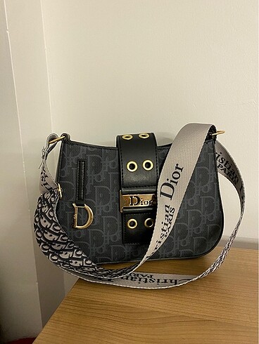 Dior Askılı Kol Çantası