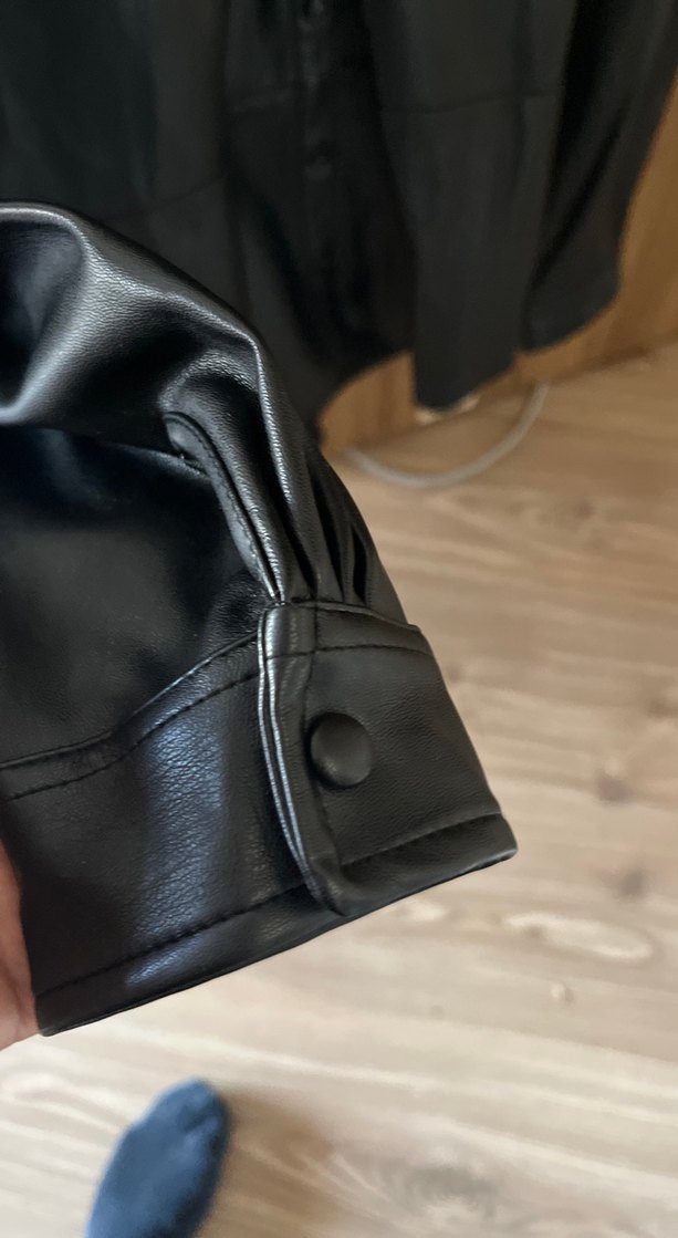 Düğmeli Siyah Deri Kadın Ceket - Görsel 4