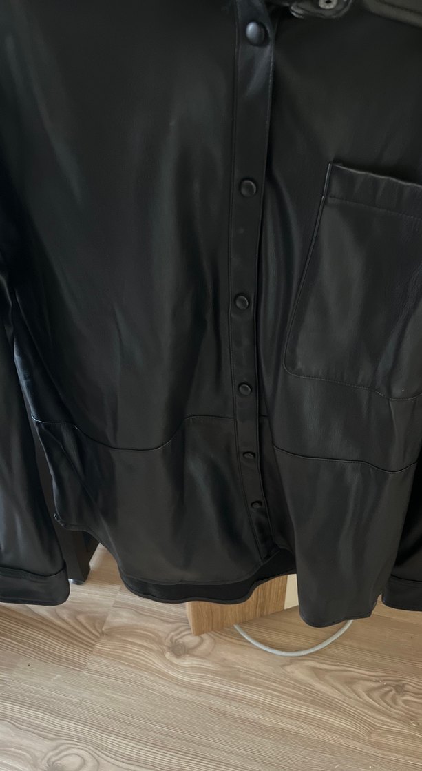 Düğmeli Siyah Deri Kadın Ceket - Görsel 3