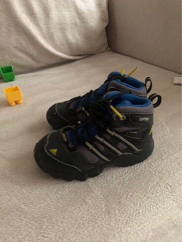 Adidas goratex bot