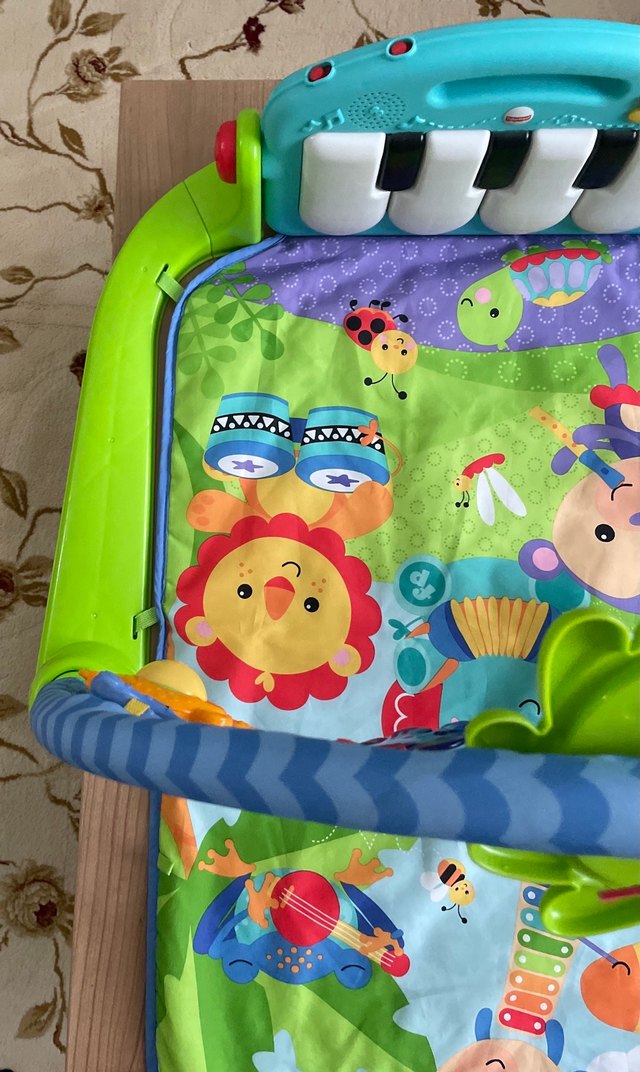 Fisher Price Renkli Bebek Oyun Matı ve Piyano Oyuncağı - Görsel 5
