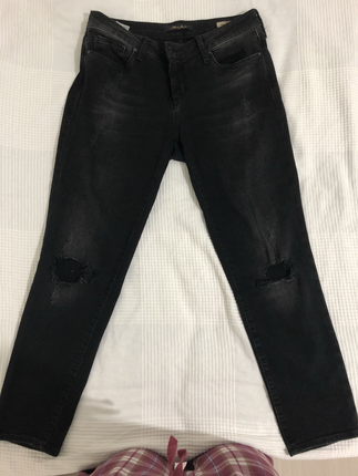 Ada tapered boyfriend jean