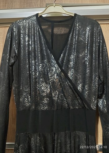 Uzun Kollu Siyah Yılan Desenli Uzun Elbise - Görsel 2