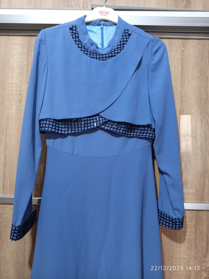 Uzun Mavi Drapeli Kadın Elbise - Görsel 2