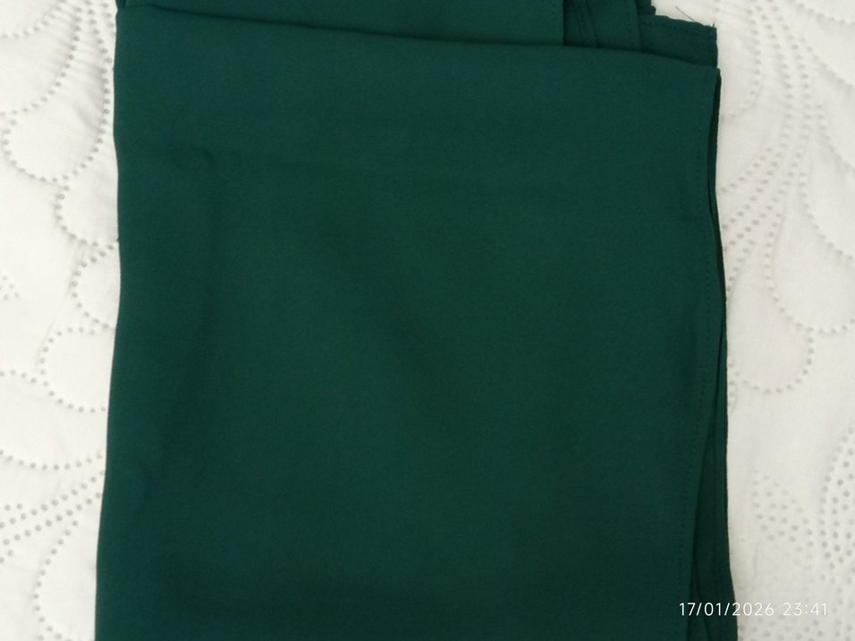 Koyu Yeşil Kadın Şal - Görsel 4