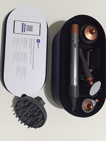 Dyson airwrap