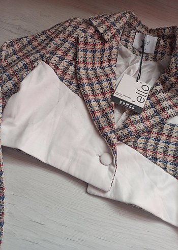 s Beden beyaz Renk Ello crop blazer tüvit ceket