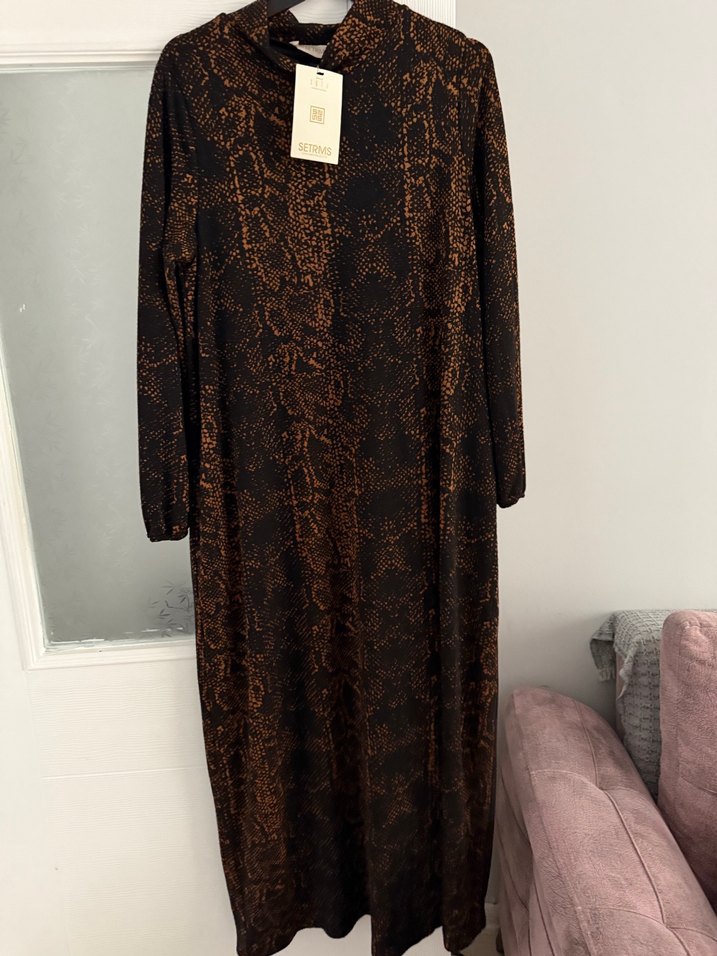 Kahverengi Yılan Desenli Uzun Bohem Elbise - Görsel 3