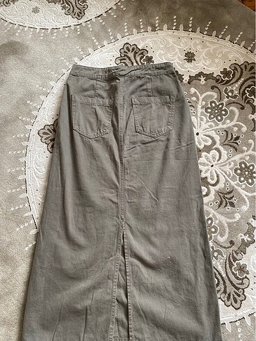 Pullandbear yırtmaçlı kadın etek - Görsel 6