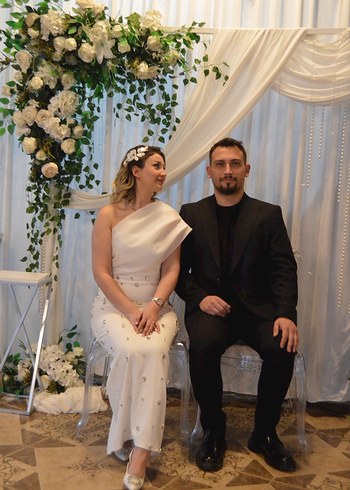 m Beden Beyaz Straplez Drapeli taşlı Kalem Elbise