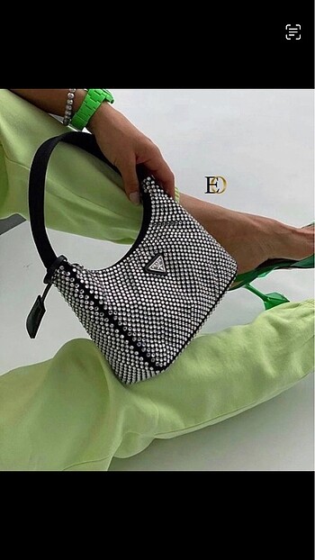 Prada taşlı çanta