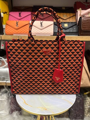 prada totebag