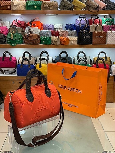 Louis vuitton puf çanta