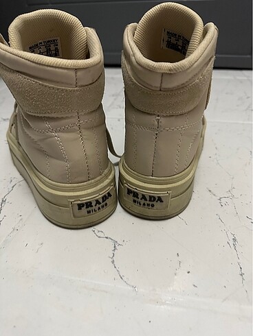 36 Beden Prada spor bot