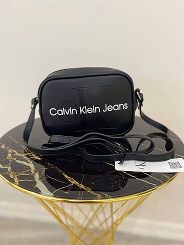 Calvin klein askılı çanta