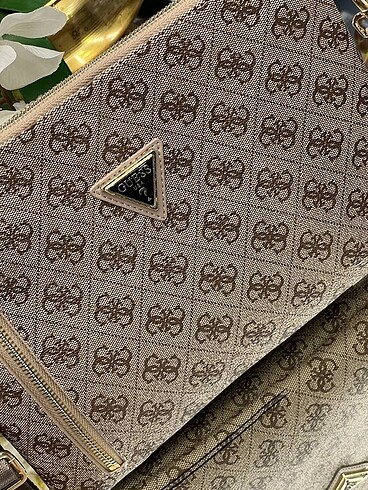 Guess Guess clutch bag
