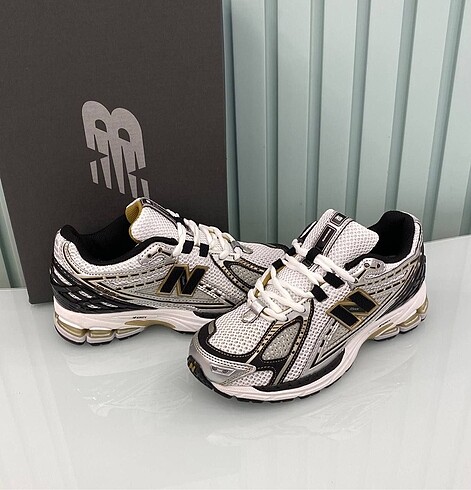 New Balance Sneakers