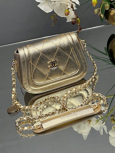 Chanel askılı