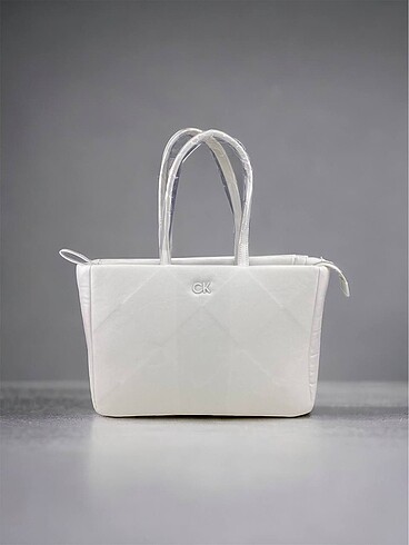  Beden Calvin klein tote