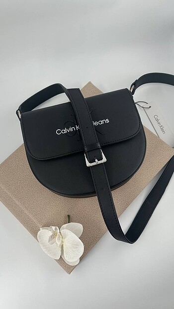Calvin Klein Calvin klein saddle