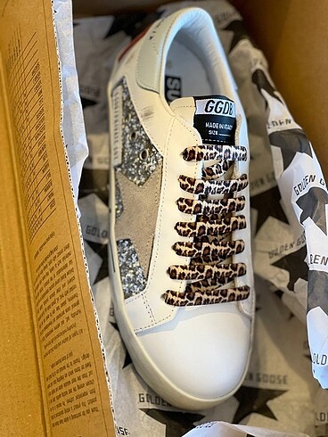 Golden Goose Deluxe Golden goose