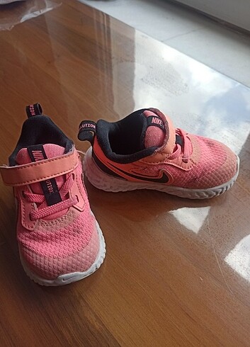 22 Beden pembe Renk Nike orjinal kız bebek ayakkabı