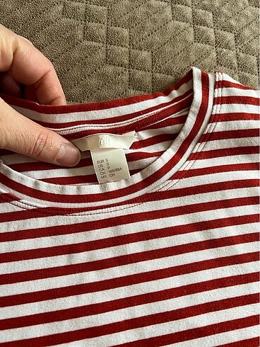 s Beden kırmızı Renk H&M tişört