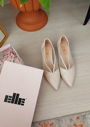 Bej Stiletto Topuklu Kadın Ayakkabı