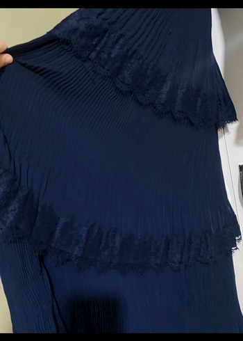 Uzun Siyah Pilili Gotik Elbise Armine değil temsili yazılmış - Görsel 2