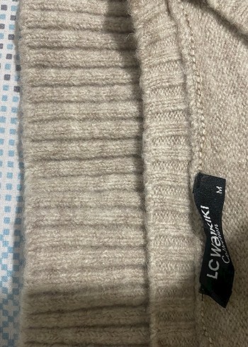 Bej gri tonlarında düz süveter - Görsel 4