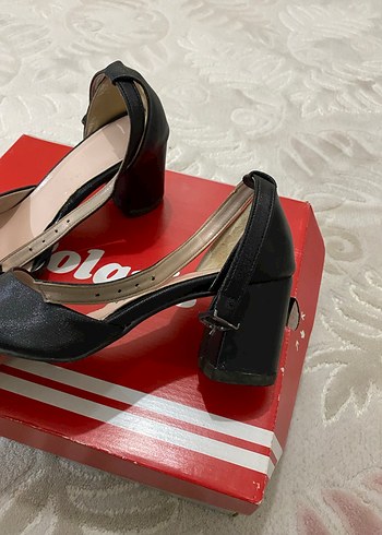 Siyah Kadın Topuklu Ayakkabı polaris değil marka temsili - Görsel 2
