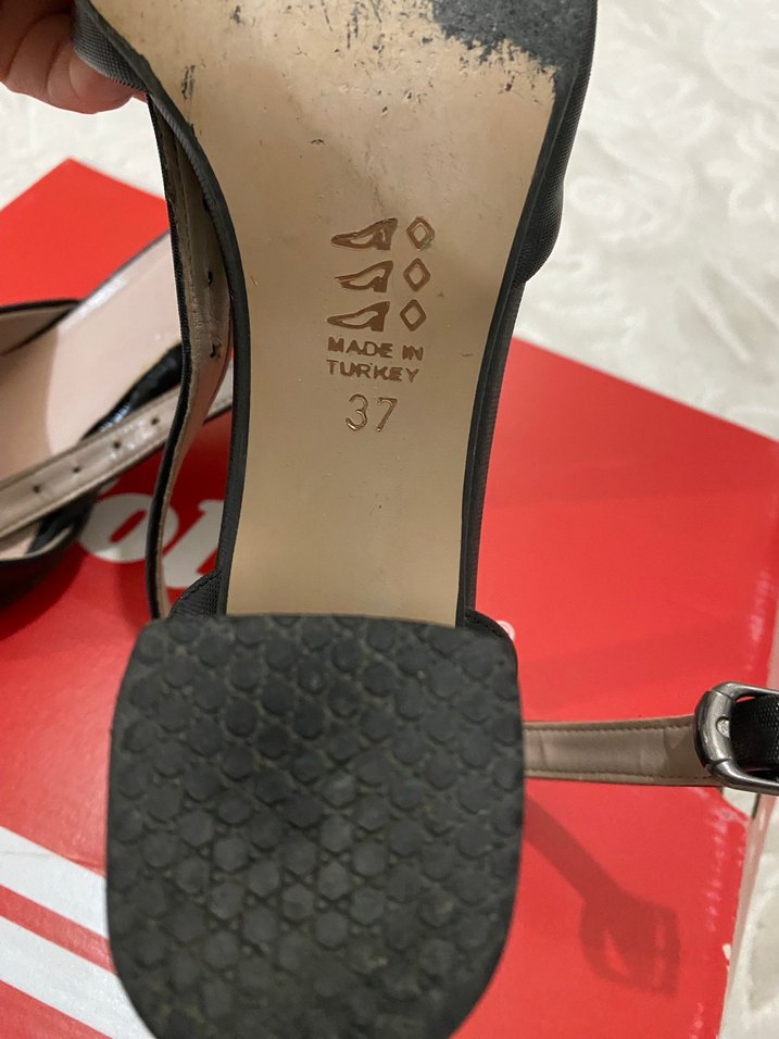 Siyah Kadın Topuklu Ayakkabı polaris değil marka temsili - Görsel 3